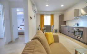 Brand New And Tastefully Furnished 2 Bedroom Apartment Ddif1-2